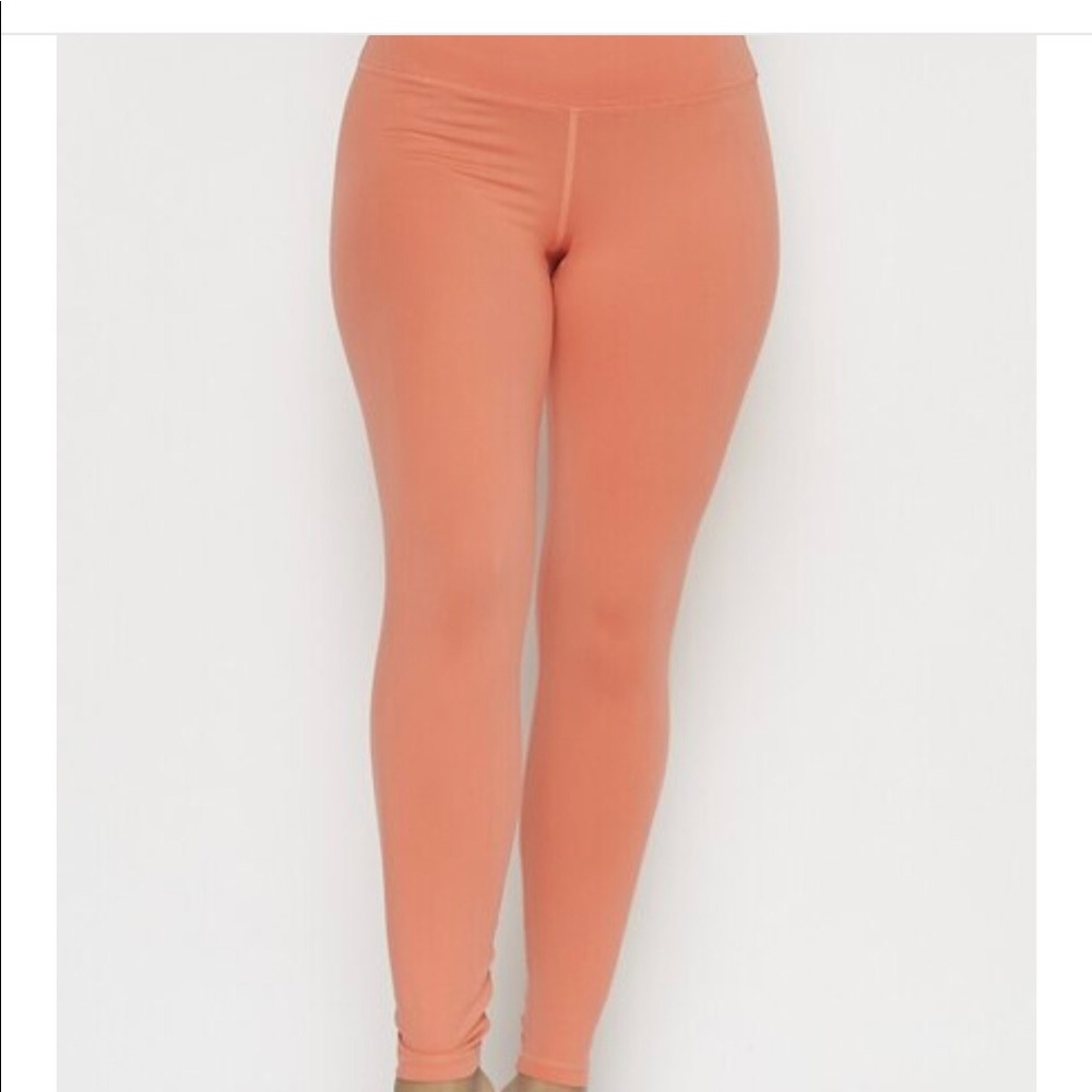 NEW! Solmi Yoga Leggings - Picture 3 of 4